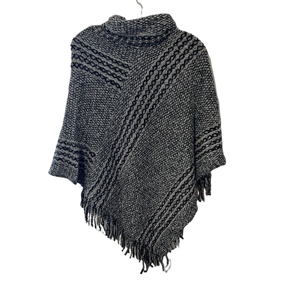 Black Cowl Neck Poncho One Size Fits Most NWT - Picture 6 of 9